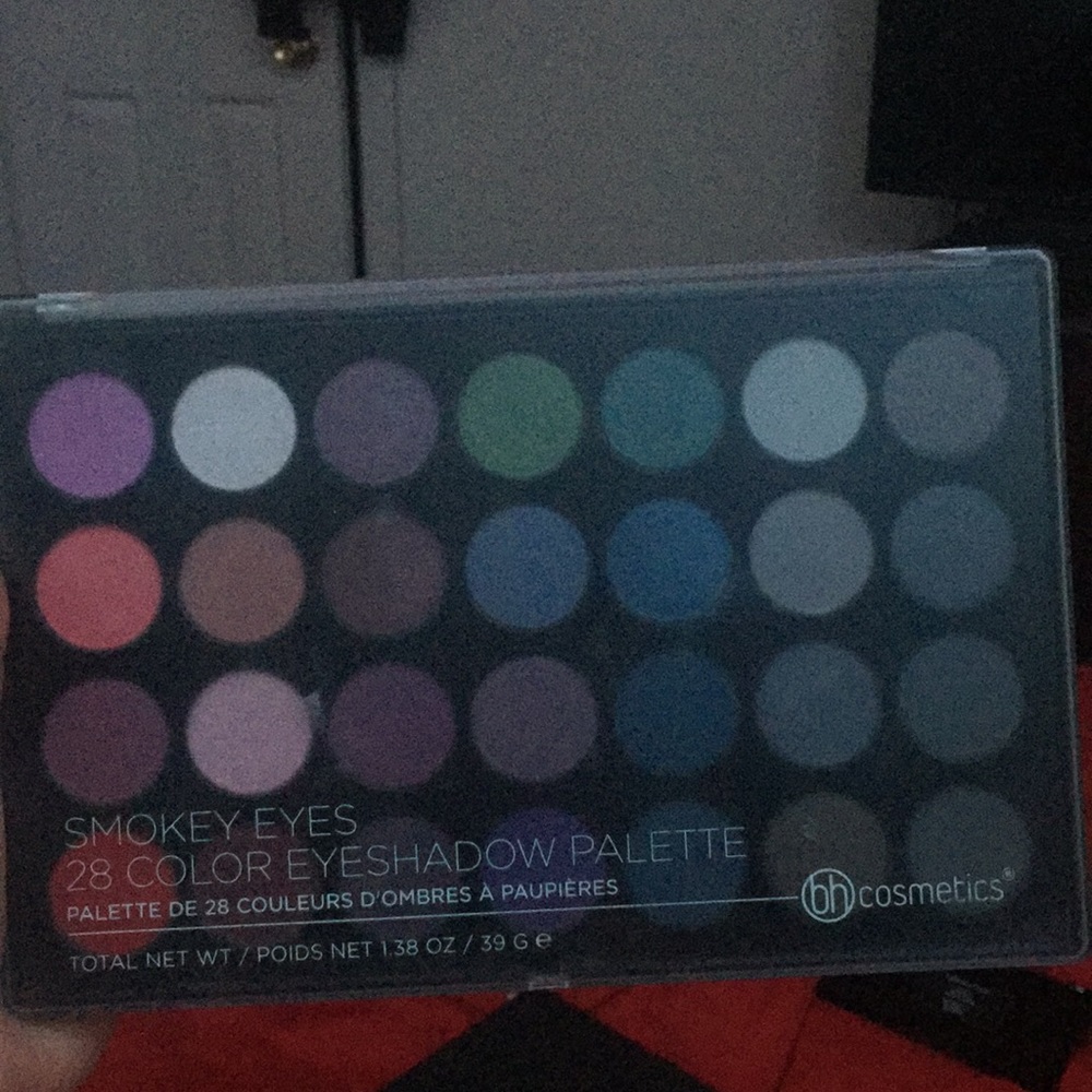 smokey eyes eyeshadow palette
